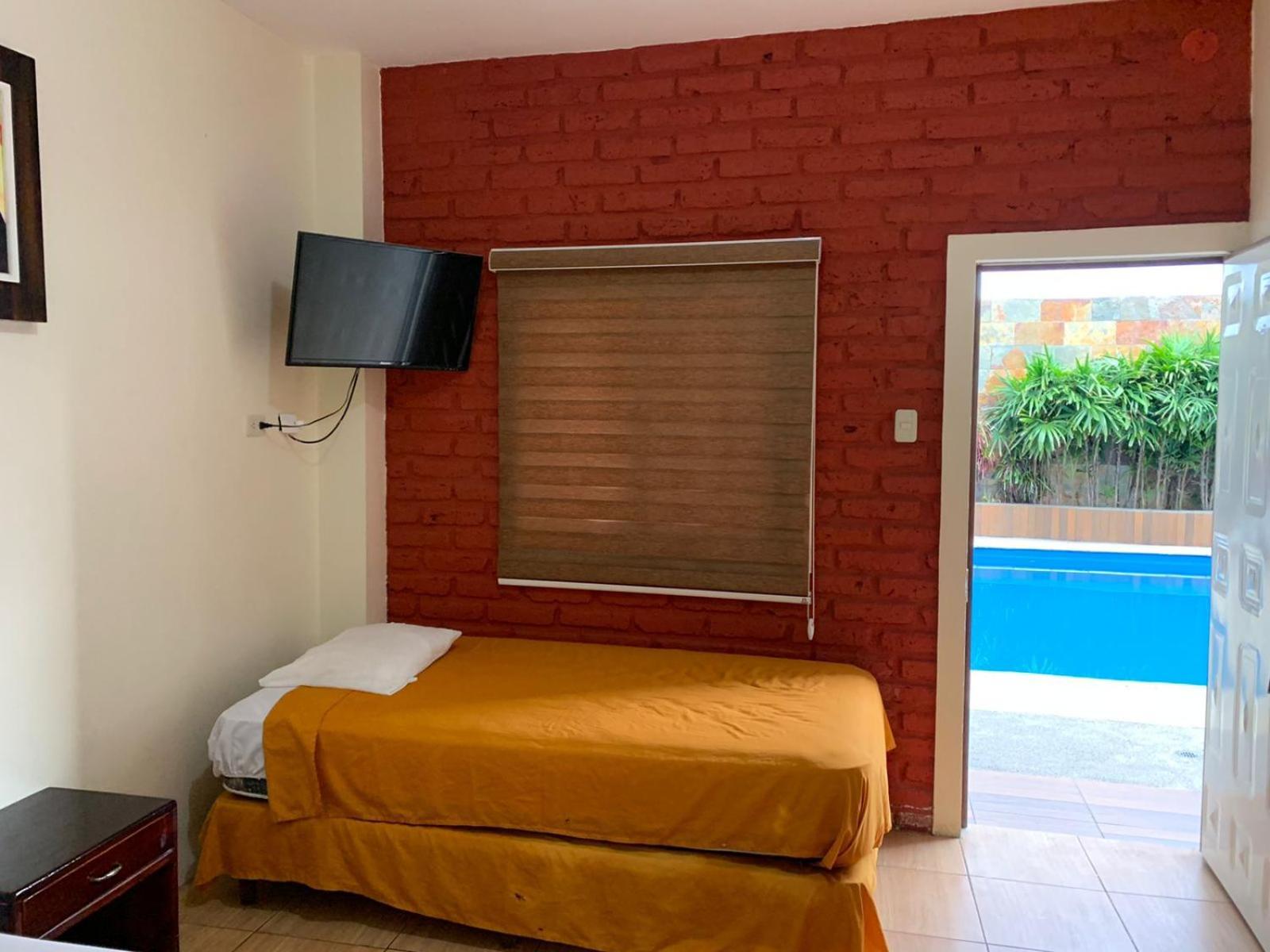 Hostal Las Velas Hotel Manta Ngoại thất bức ảnh